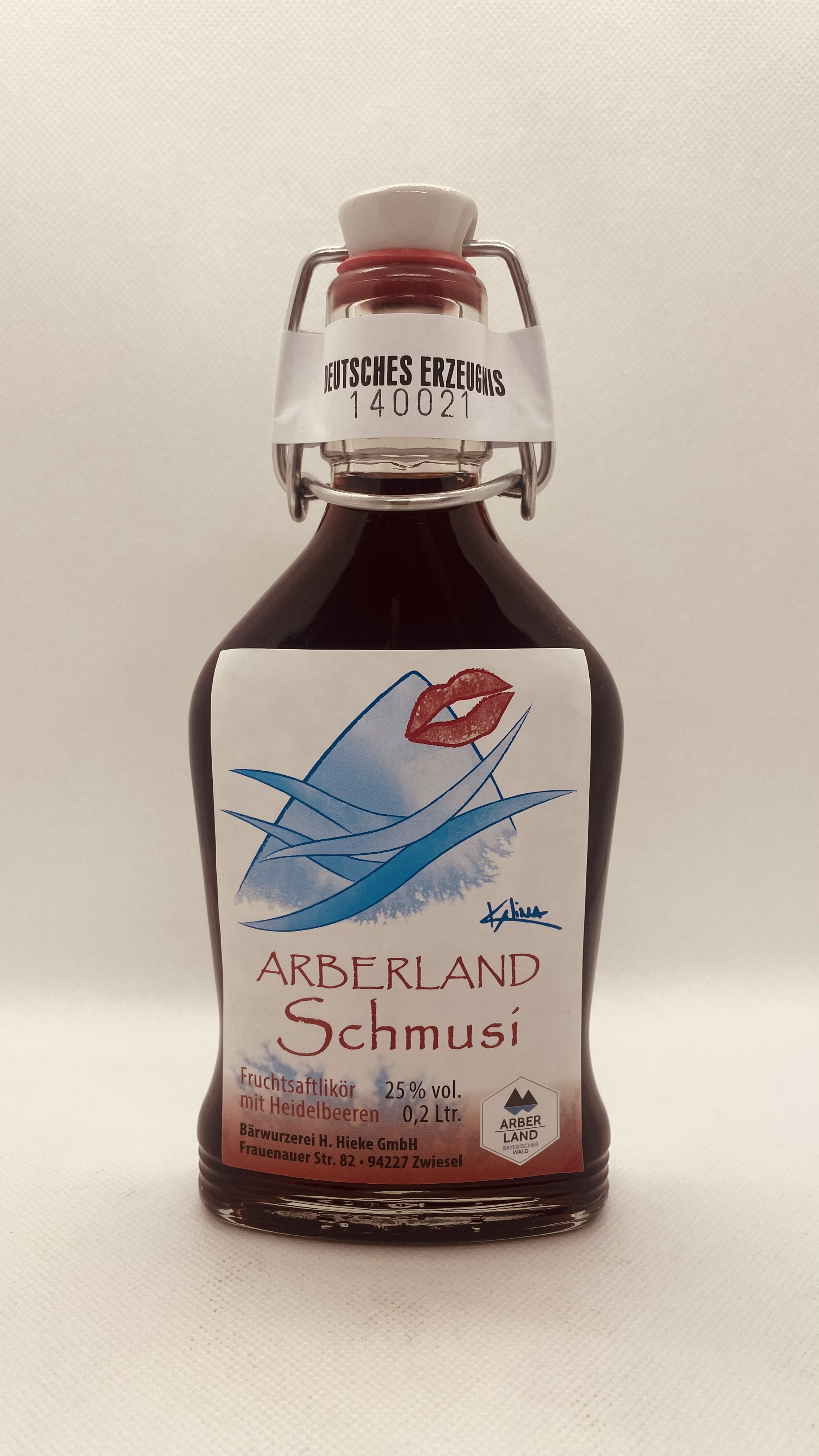 ARBERLAND Schmusi 0,2 ltr. (Fruchtsaftlikör mit Heidelbeeren). Foto: ARBERLAND REGio GmbH.