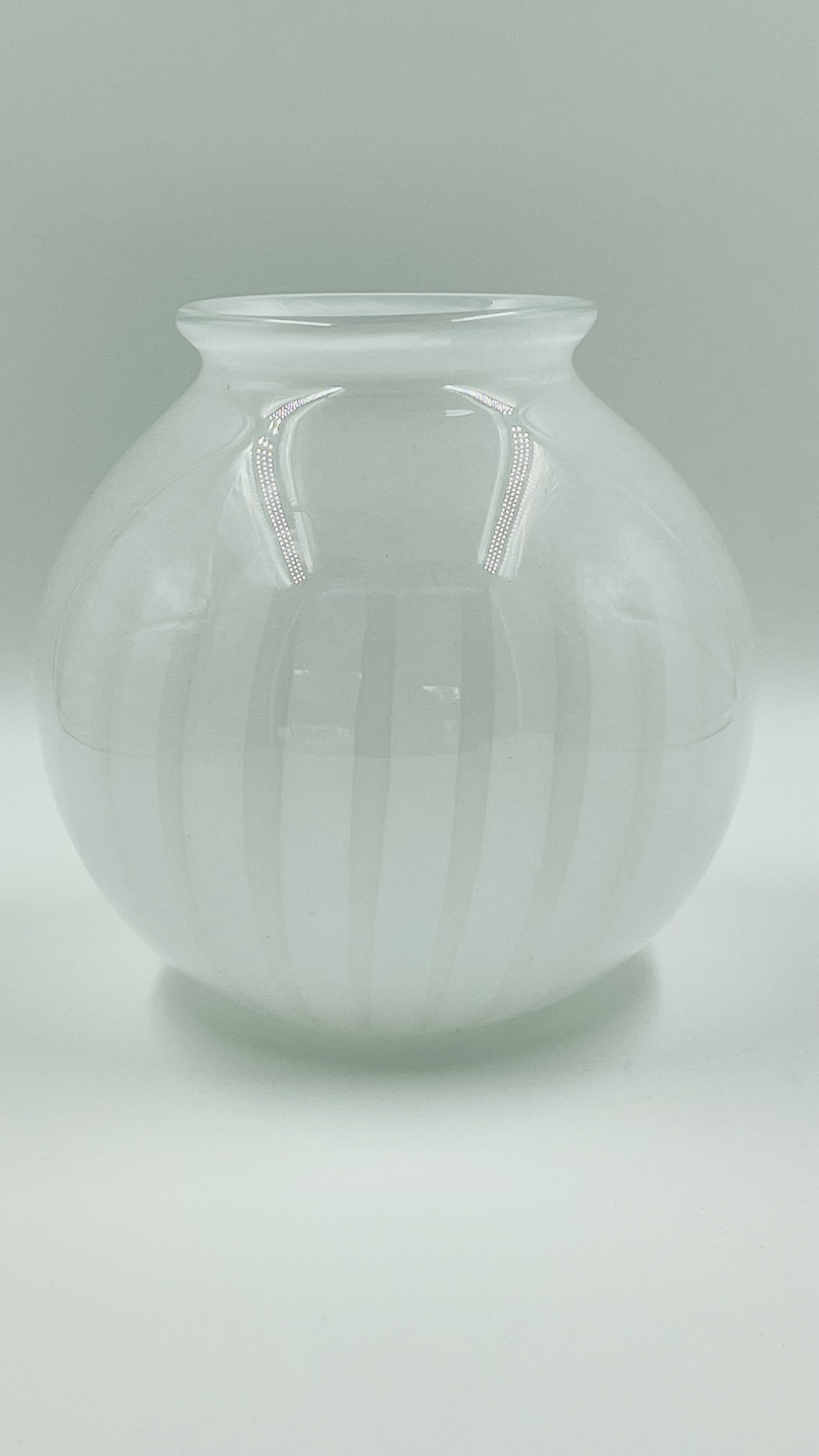 Vase weiß.Foto: ARBERLAND REGio GmbH.