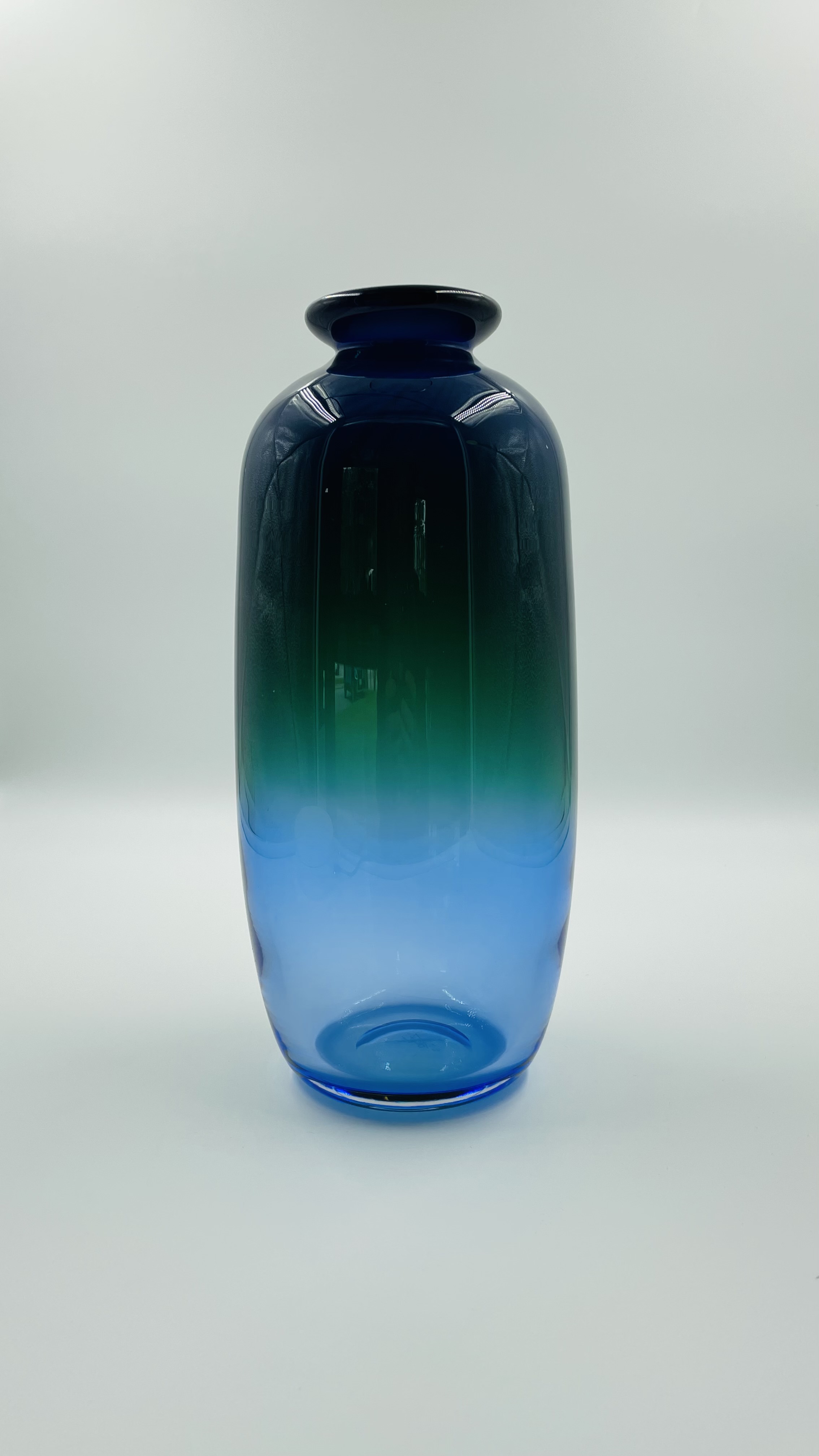 Vase mit Farbverlauf. Foto: ARBERLAND REGio GmbH.