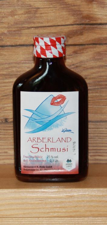 ARBERLAND Schmusi 0,1 ltr. (Fruchtsaftlikör mit Heidelbeeren). Foto: ARBERLAND REGio GmbH.